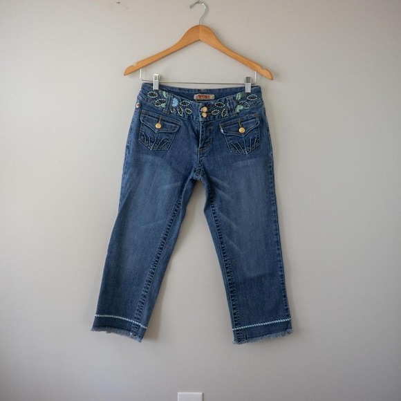 XOXO Denim - Vintage Y2K Embroidered XOXO Denim Capris Size 4